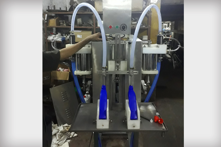 Toilet Cleaner Filling Machine